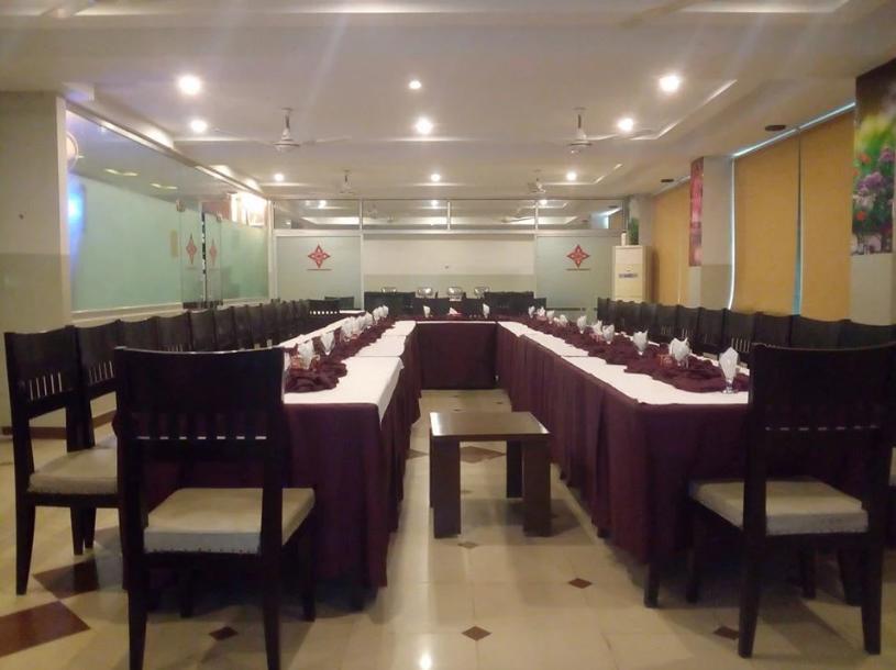 Hotel Multan Continental Екстериор снимка