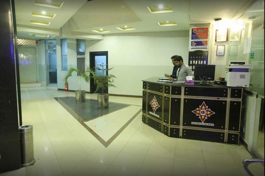 Hotel Multan Continental Екстериор снимка