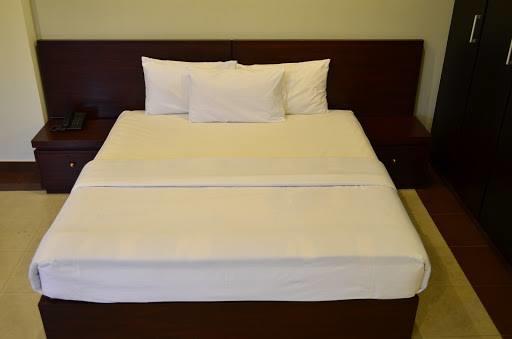 Hotel Multan Continental Екстериор снимка