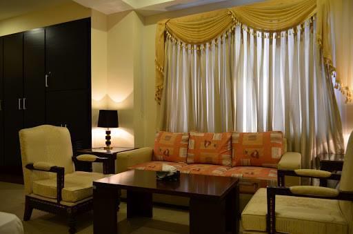 Hotel Multan Continental Екстериор снимка